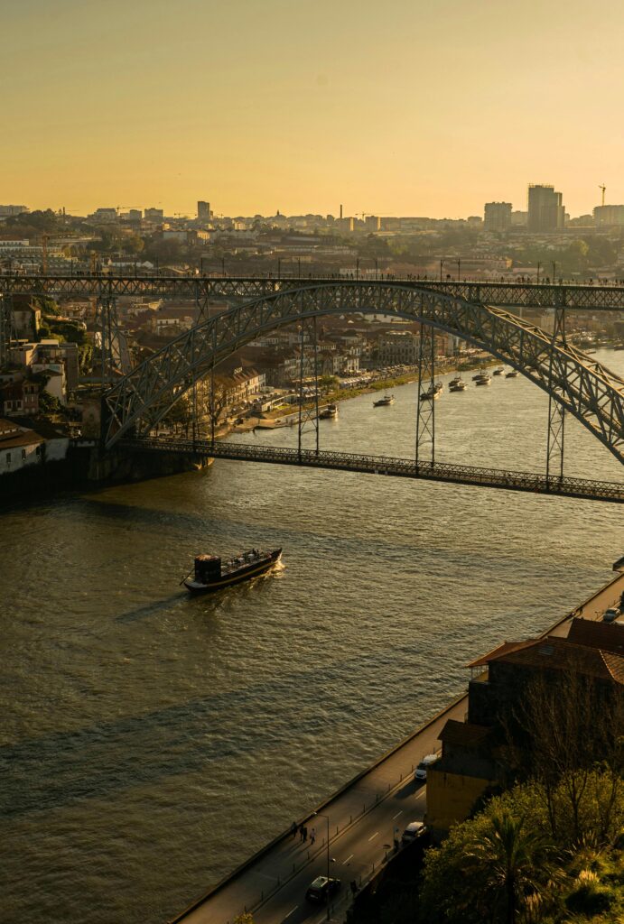 Dom Luis I bridge connecting Porto and Vila Nova de Gaia